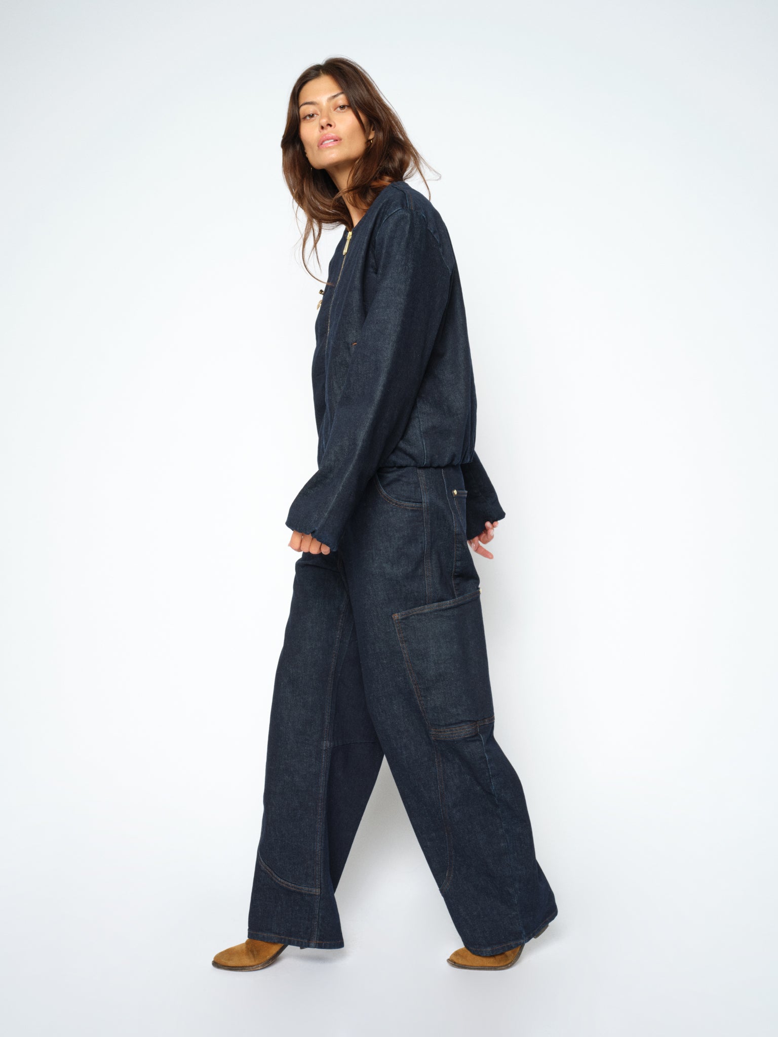Modelshot / Dark Blue / Detail